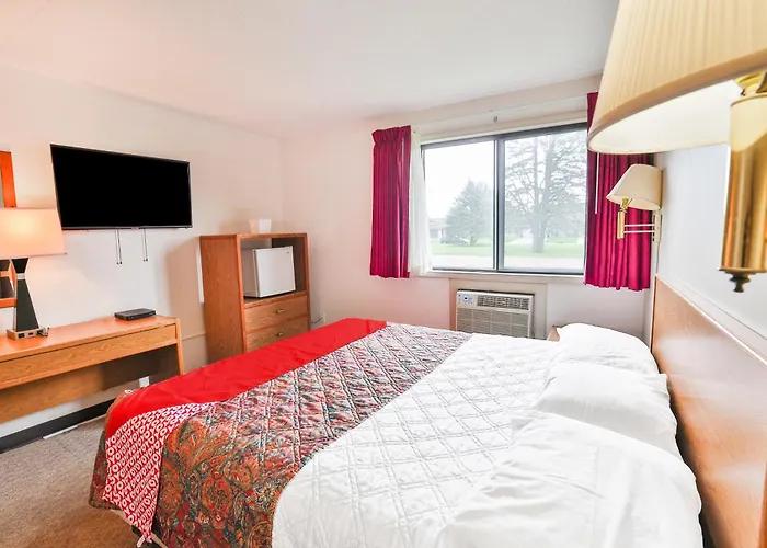 Oyo Hotel Pipestone Mn, Canterbury Park