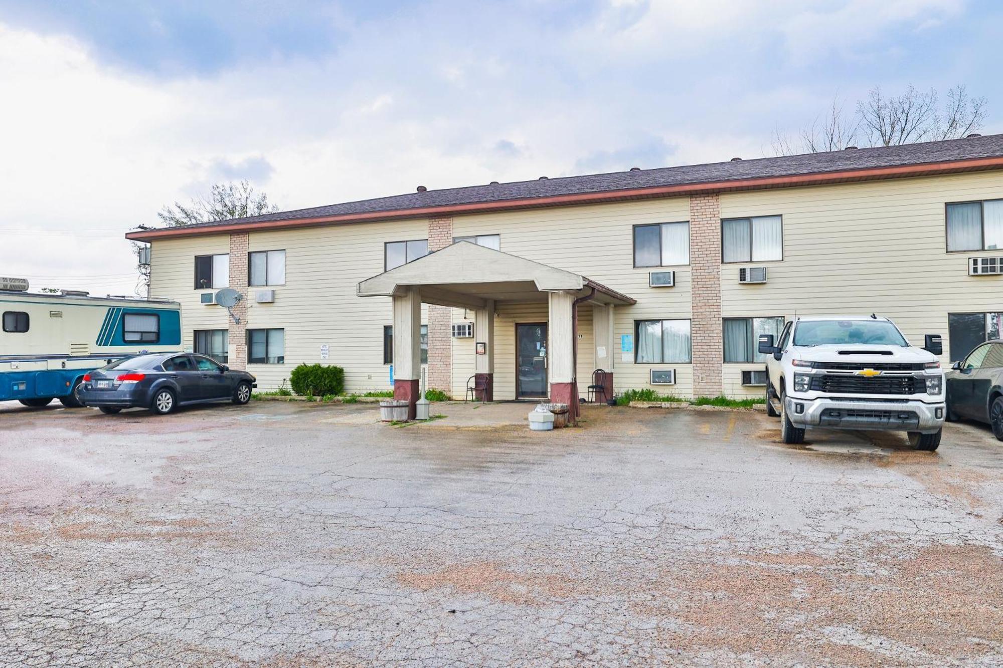 Hotel Oyo Mn, Canterbury Park Pipestone