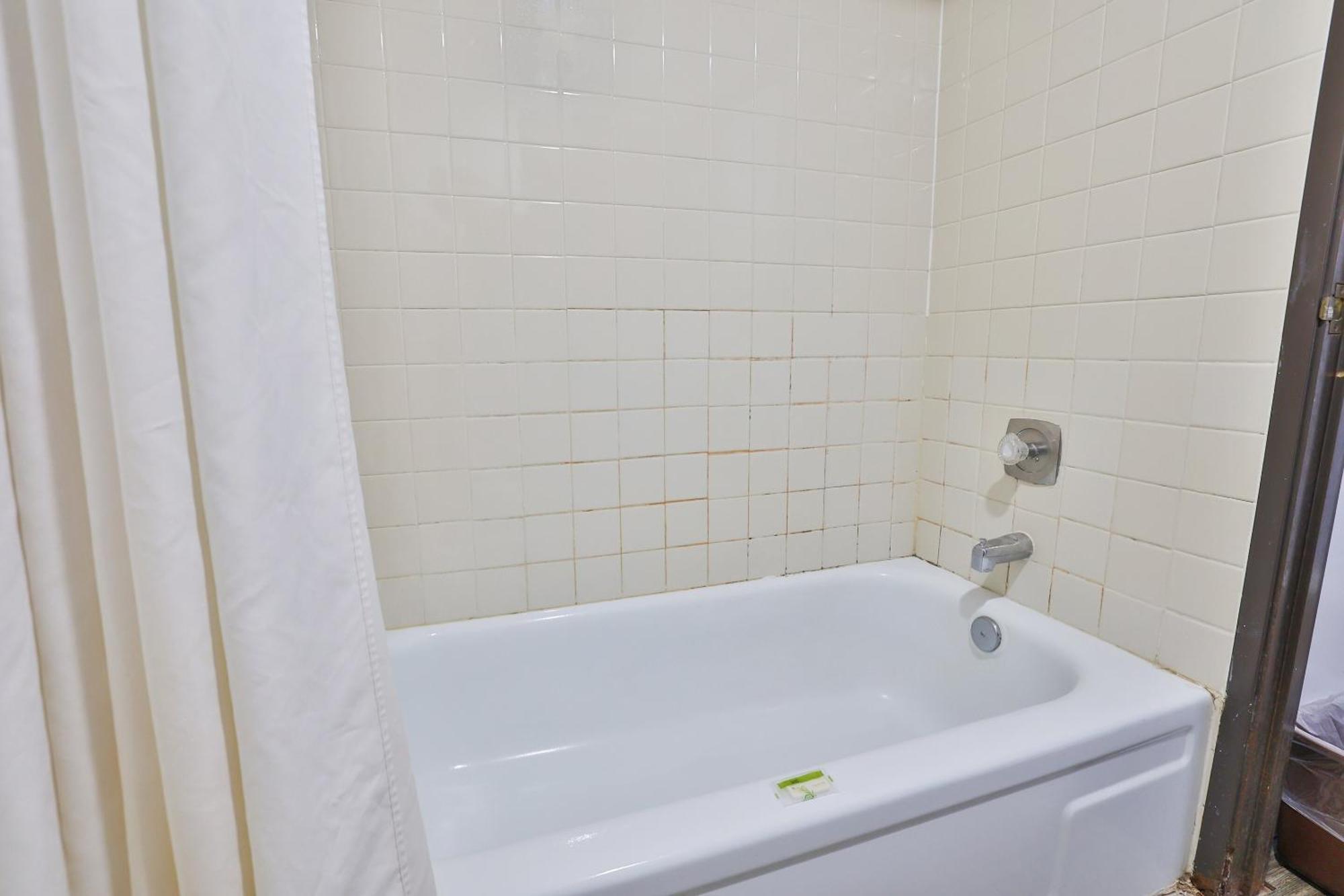 Oyo Mn, Canterbury Park Hotel Pipestone