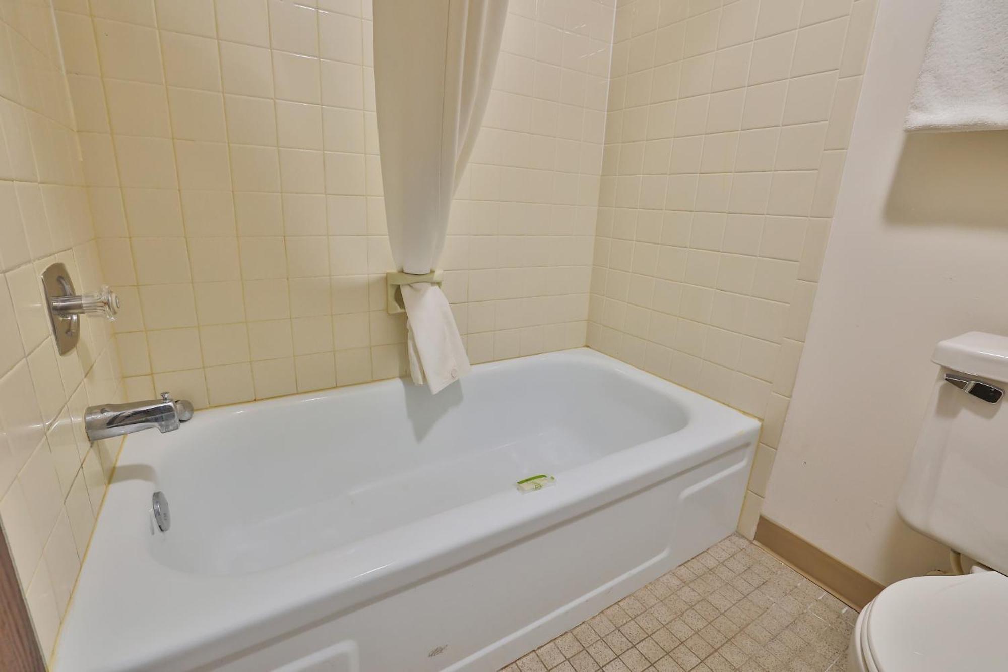 Hotel Oyo Mn, Canterbury Park 3*