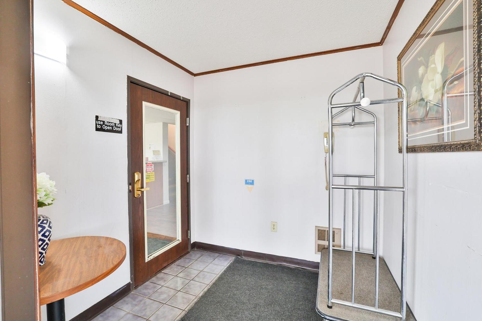 Hotel Oyo Mn, Canterbury Park