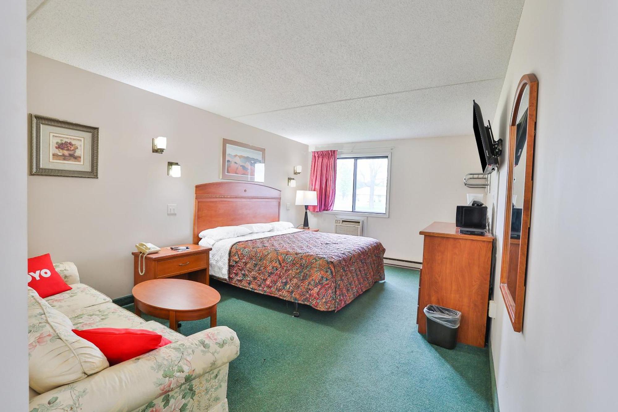 Oyo Mn, Canterbury Park Hotel 3*
