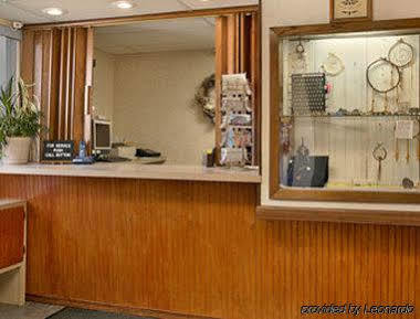 Oyo Mn, Canterbury Park Hotel