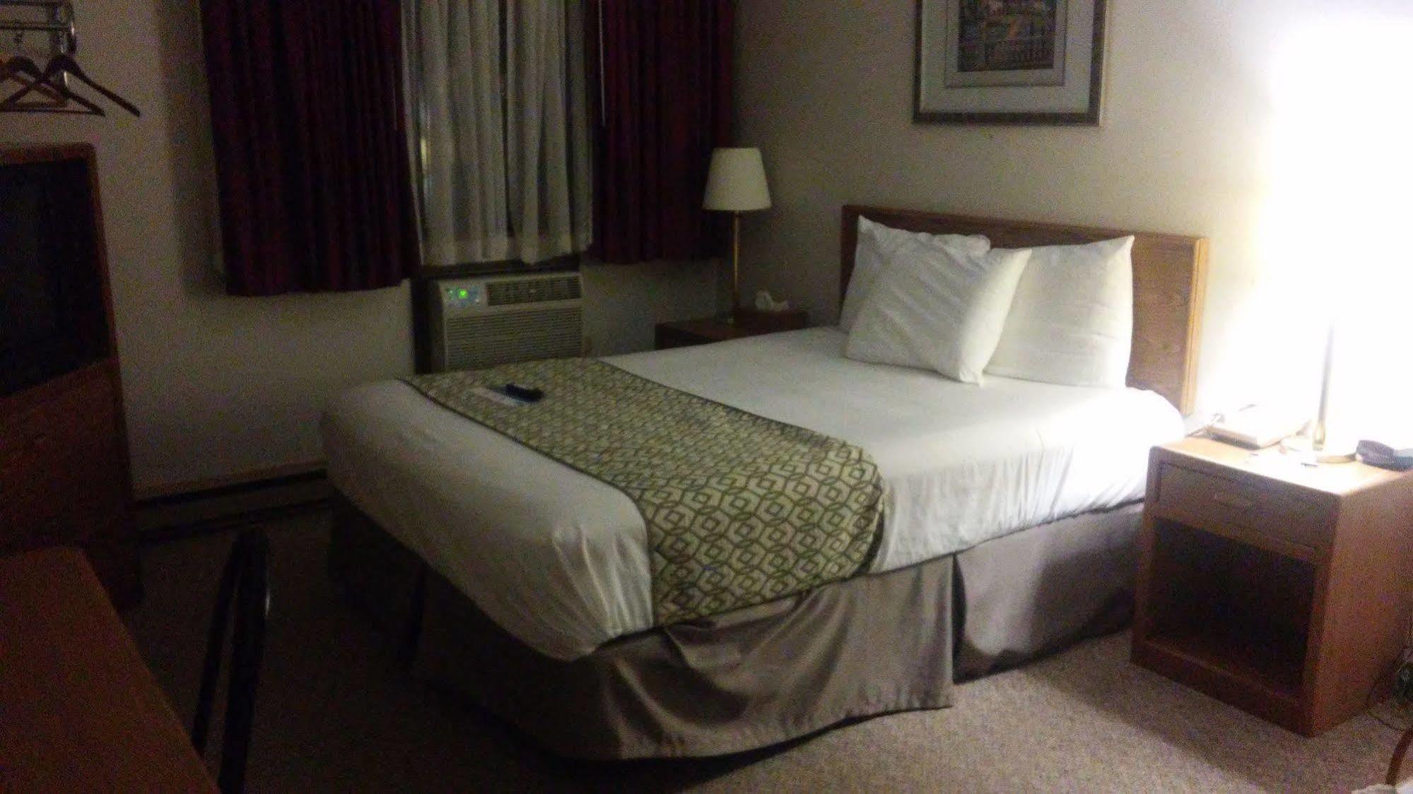 Oyo Mn, Canterbury Park Hotel 3*