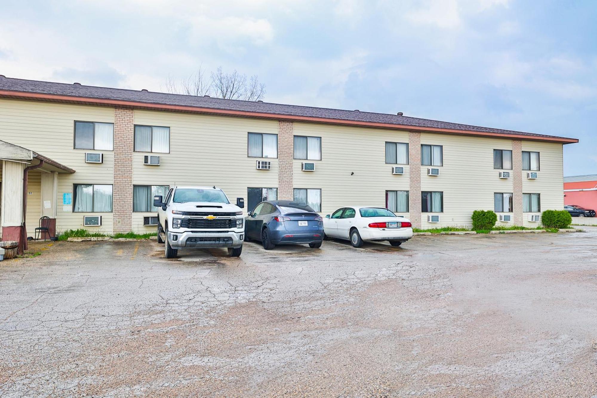 Oyo Mn, Canterbury Park Hotel Pipestone