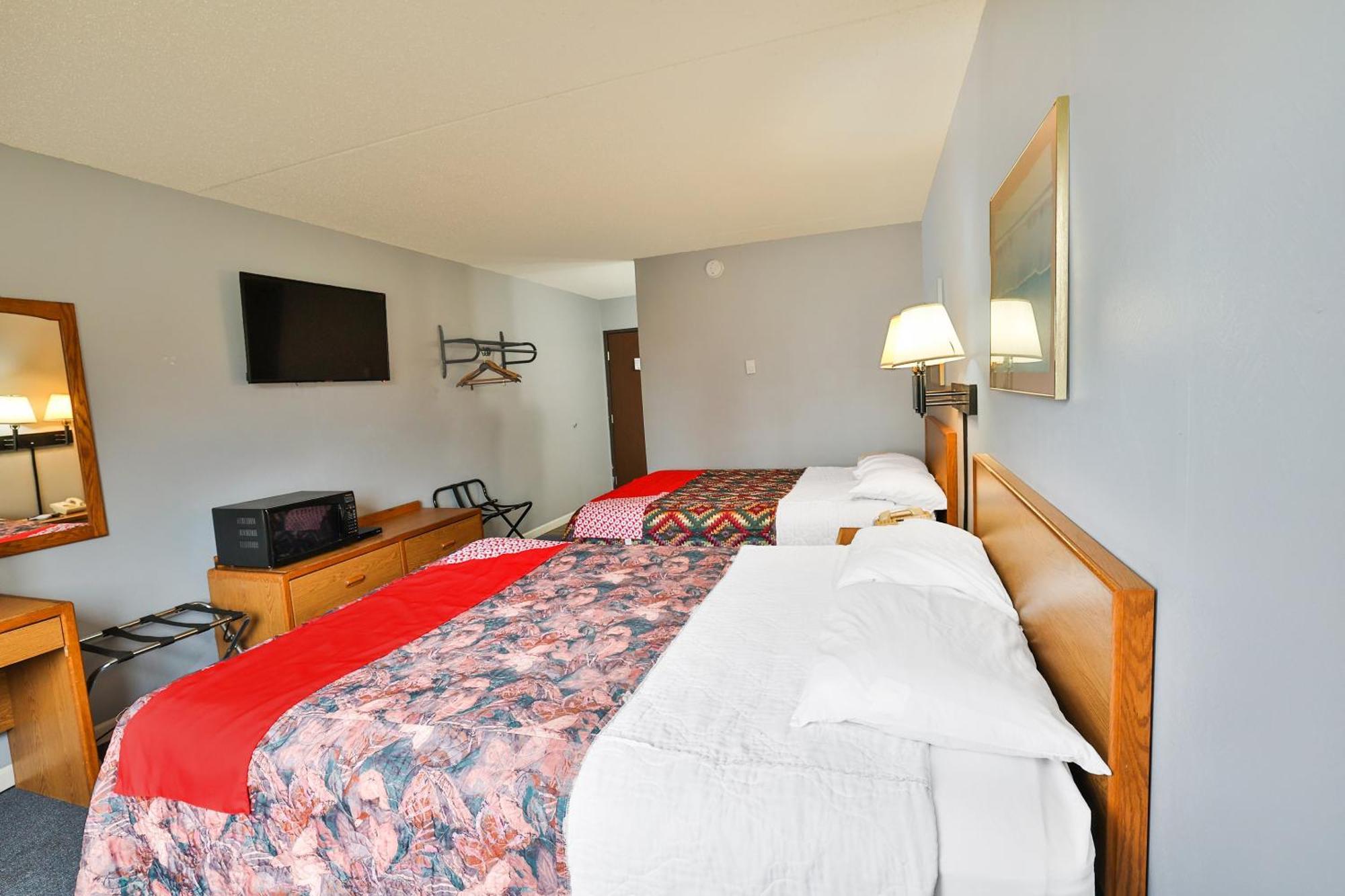 Oyo Mn, Canterbury Park Hotel