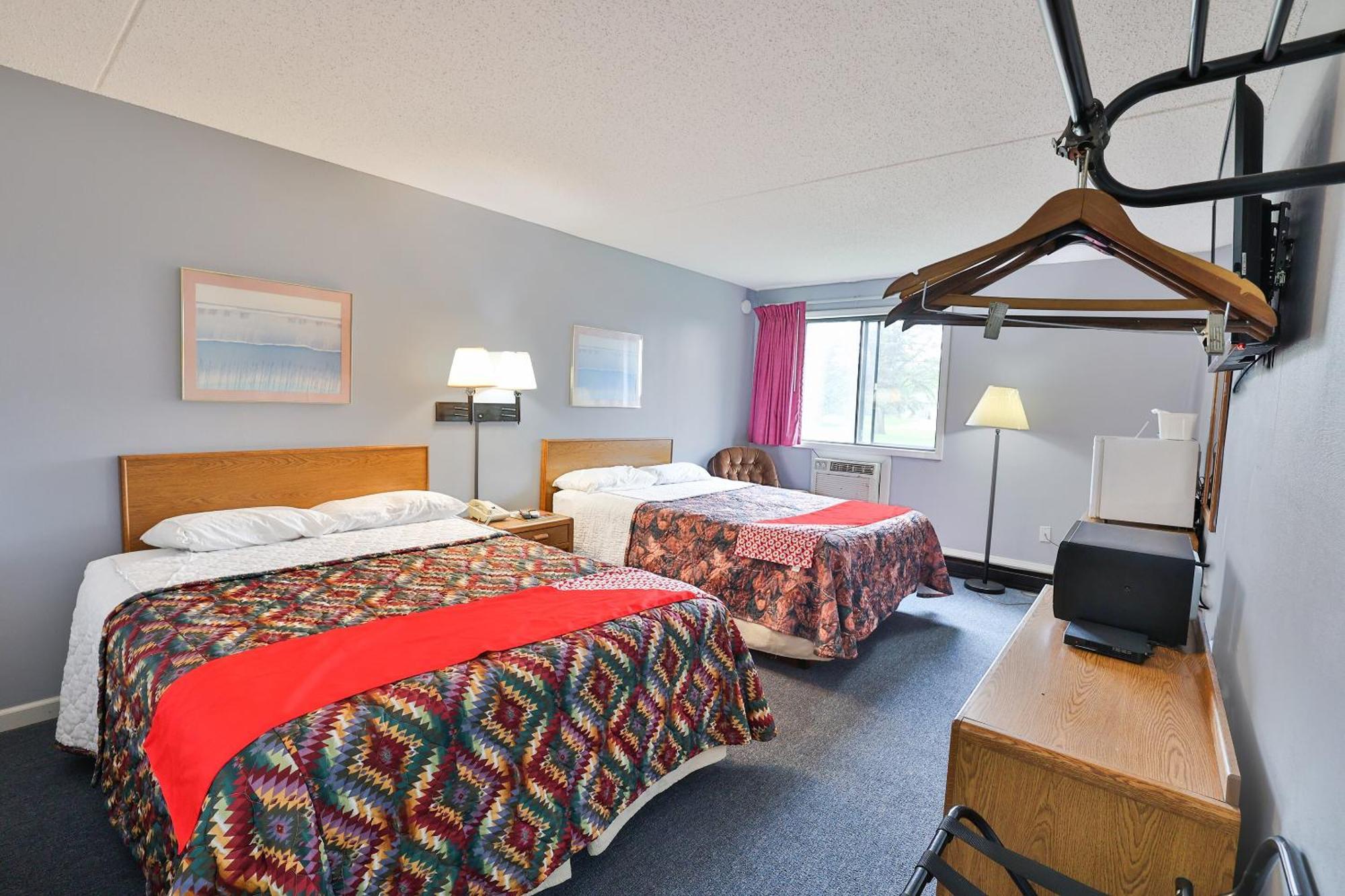 Oyo Mn, Canterbury Park Hotel Pipestone