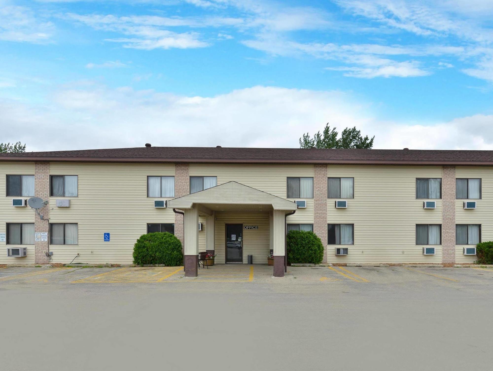 Hotel Oyo Mn, Canterbury Park