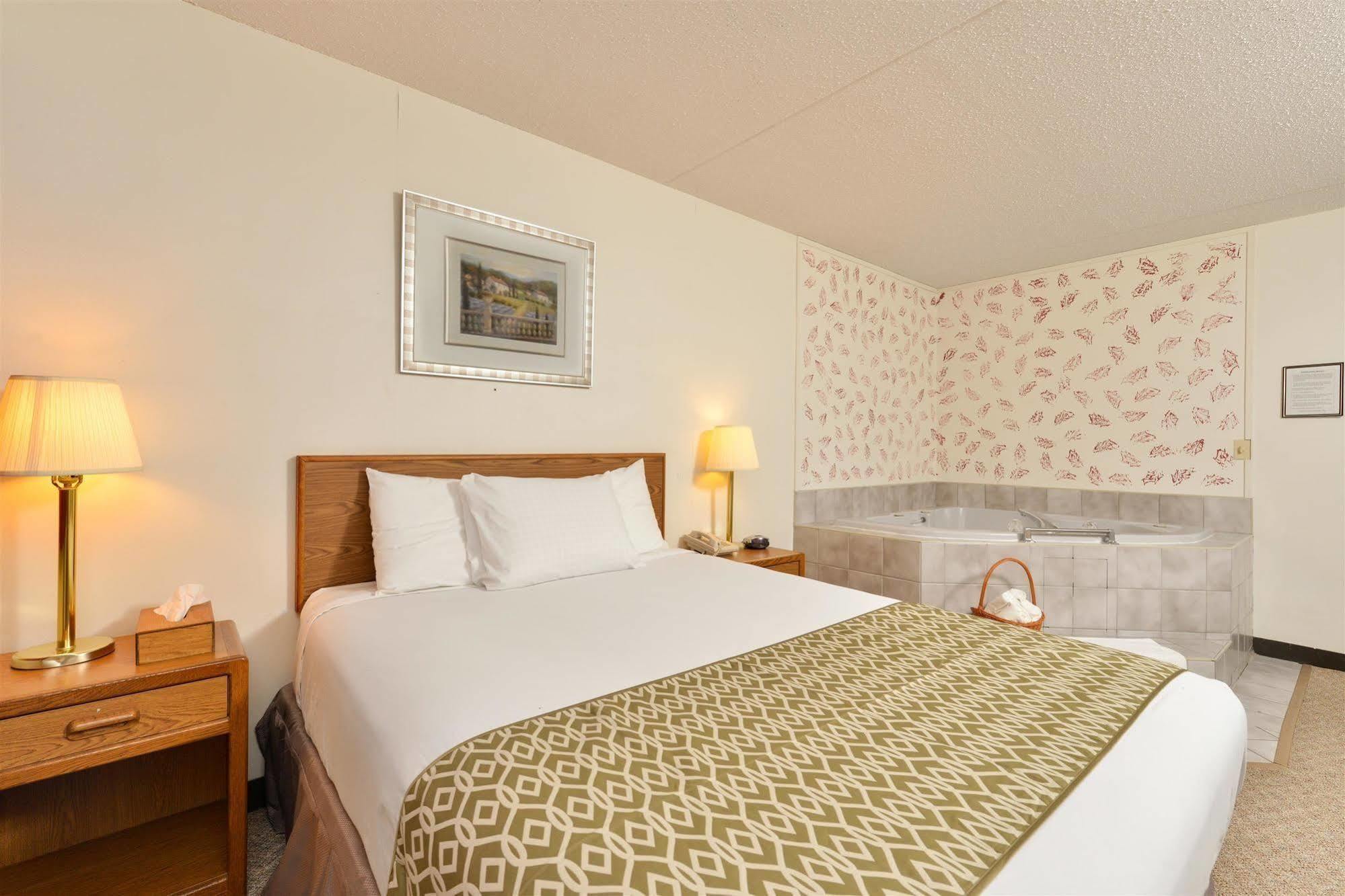 Oyo Mn, Canterbury Park Hotel Pipestone